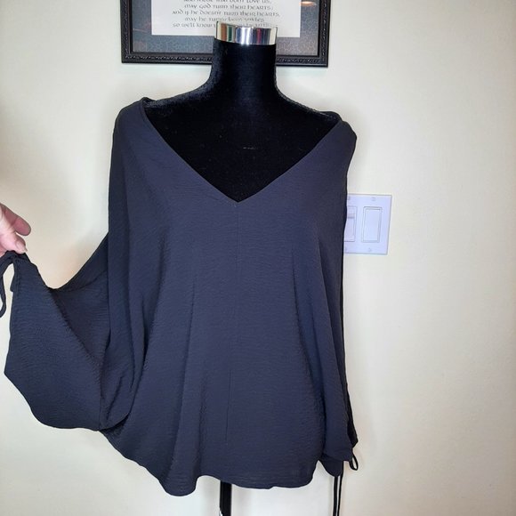 Brand new Gee Gee Boutique Exaggerated Raglan Top - Picture 1 of 12